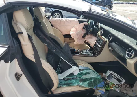 2020 Mercedes-Benz Slc 300 z USA, uszkodzony, nr VIN WDDPK3JA7LF166301